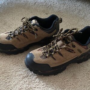 Men's tan and camo Hiking Shoes